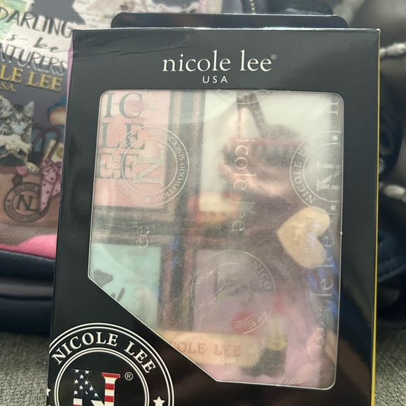 NEW Nicole Lee Journey of Stephanie Sling Bag with bottle holder & wallet set. - Picture 4 of 12